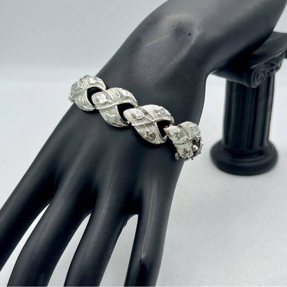 Coro Jewelry - Vintage CORO silver tone link bracelet 7”